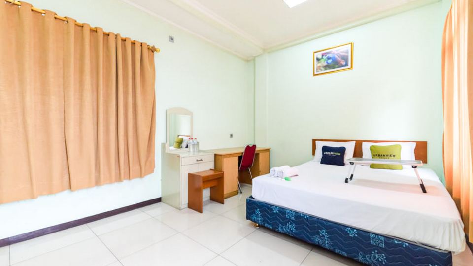 Urbanview Hotel Bartu Moh Toha Bandung