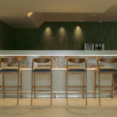 Hotel Holm Bangkok Отели рядом с достопримечательностью «Станция надземного метро Victory Monument»