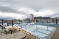 Yujun Hotel (Old Town of Lijiang Branch) - مسبح على السطح