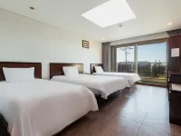 Sea View Hotel Hotel berhampiran Pantai Iho
