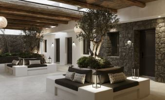 NĒRO Boutique Hotel
