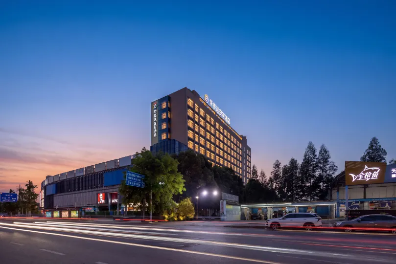 Ramada Encore Hotel