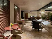 Lugu Lake South Island Villa Resort Hotel - Bar