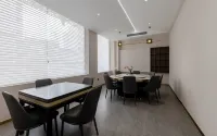 Weicheng Hotel (Qiandongnan Miao and Dong Autonomous Prefecture Leishan County Yongle Road)