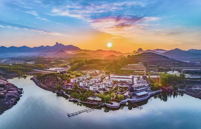 Yungu Xiangjiju Hot Spring Holiday Hotel