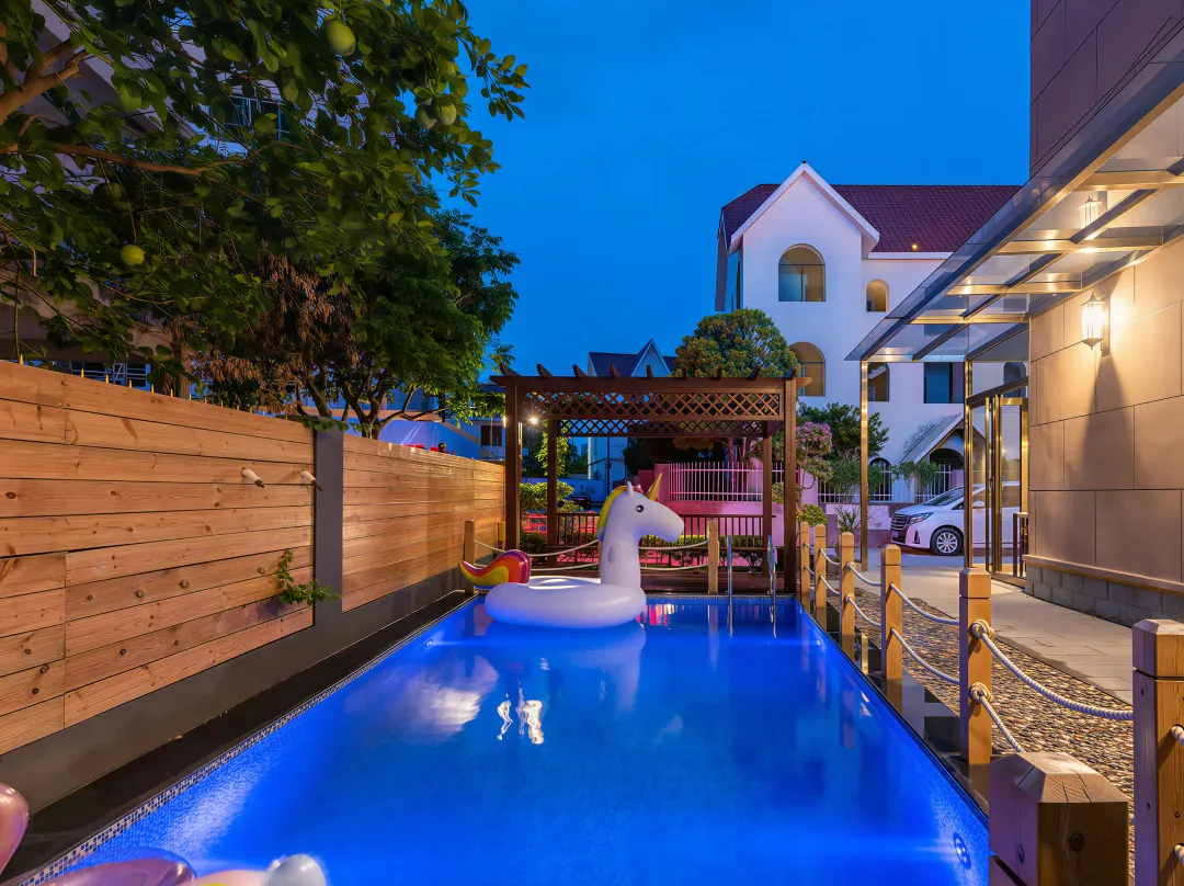 Yintan Zeyinju Hotel - Beihai