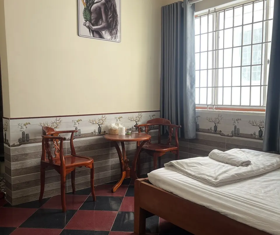 Hotel Ha Lan - Bến Cát
