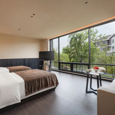 Floral Hotel·Mingye Qiulu Holiday Hotel (North Gate Transfer Center, Lushan Scenic Area)