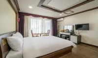 Yangyang Mobydick Hotel - Motels