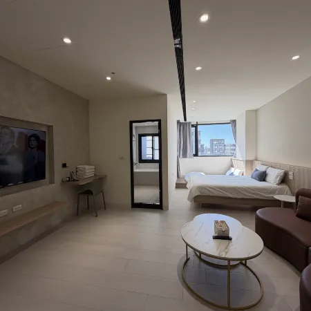 Guohua Deployment, Guohua Street Elevator Bathtub B&B