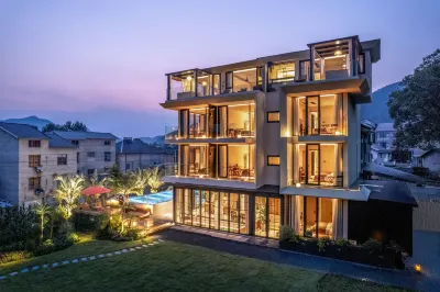 SERA HILL Misty Hot Spring Lodge | Nanshan Luxury Private Hot Tub Retreat (OMG Heartbeat Park) Hotels in Yaolin Fairyland/OMG Heartbeat Paradise