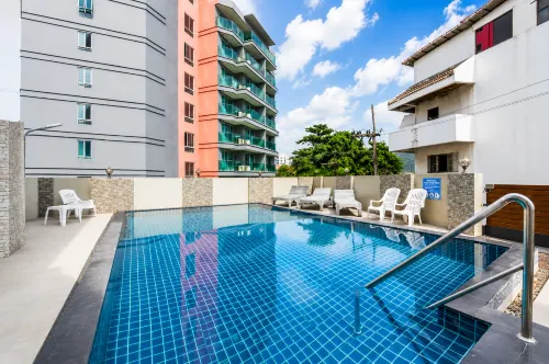 The Esse Hotel Pattaya - Bares