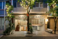 Elm Riverside Hotel - New