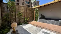 YSEE Hotel (Guiyang Qianlingshan Park, PenShuichi) - parking