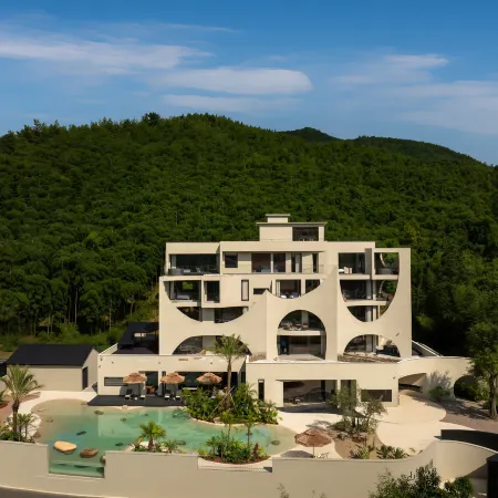 Hillsea Mystic Beach Swimming Pool Vacation Boutique Stay