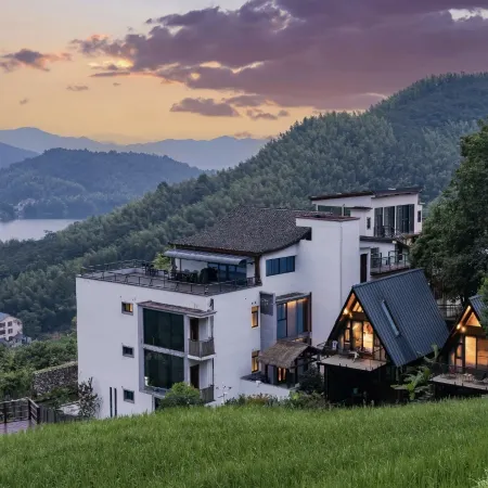 Floral Lux Hotel·Yichun Jiuyu Xinzhi Light Luxury Homestay (Mingyueshan Hot Spring Resort Branch)