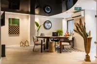 Looks Prive Suites - New