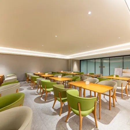 JI Hotel (Yancheng High-Speed Railway Station Baolong Square)