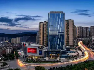 Hengwei Liupanshui Grand Hotel (Liupanshui High-Speed Railway Station People's Square)
