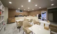 Hey Jecheon Hotel - parking