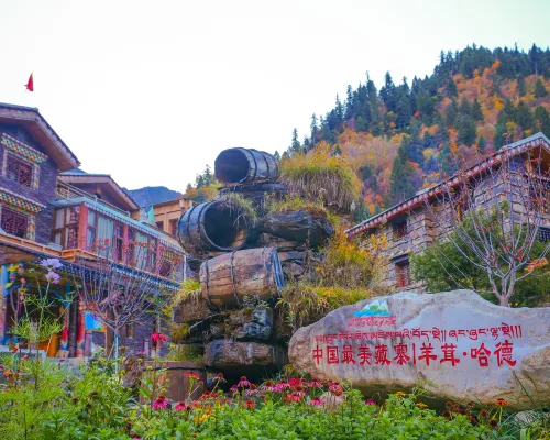 Yang Yuhade China's most beautiful Tibetan village 헤이수이 호텔