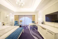 Clarion Hotel Hotel berhampiran Yuancheng Commercial Plaza (South to Liangshan Financial Investment Audit Center)