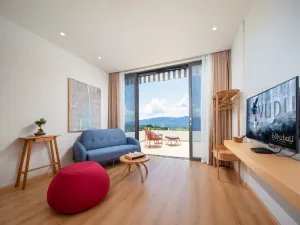 Fuxian Lake Yumo Lake View Hot Spring Hotel