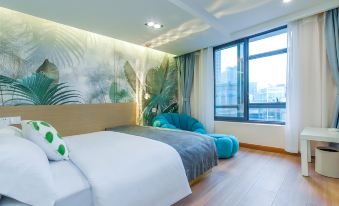 Qingchunpai Cinema Hotel (Longhu Times Tianjie)