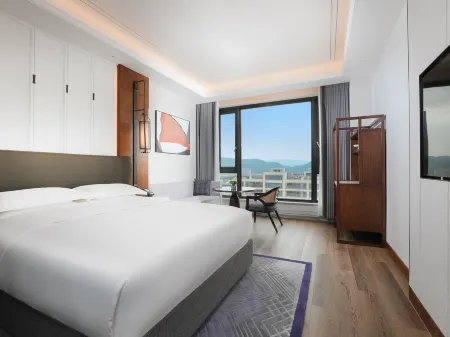 Kingdom Hotel Отели рядом с Аэропорт Иу