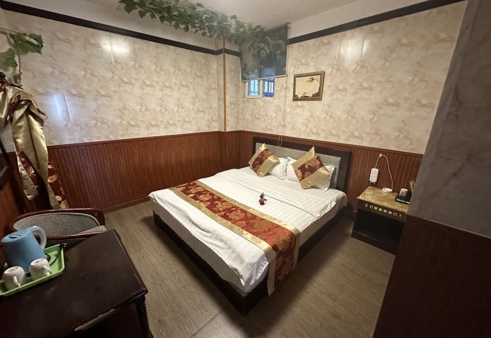 Yilong City Star Business Hotel