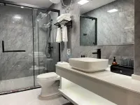 ZR·Light Luxury Hotel Hotels in Yongdeng