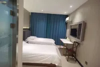 Yishi Yijia Theme Apartment Hotel (Qiqihar South Zhanqian Street)