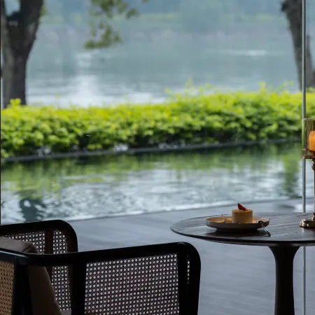 Li River CIAO Hotel( Guilin Elephant Trunk Hill)