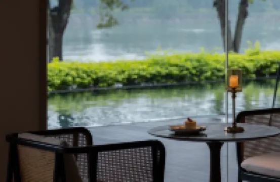 Li River CIAO Hotel( Guilin Elephant Trunk Hill)