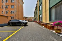 7 Days Inn(New 7 Days Jinzhou Yixian Branch) - Pysäköinti