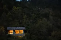 Yunnan Snub-nosed Monkey National Park Specialist Court Hotels in Weixi