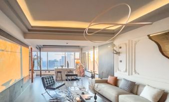 Invis - High-Rise Panoramic Art Apartment (Chengdu Taikoo Li Store)