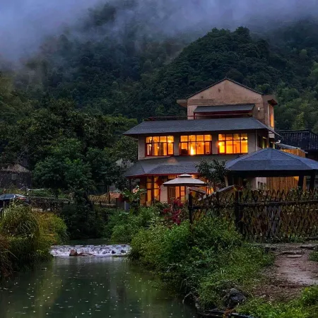 Natural Life in The Mountains