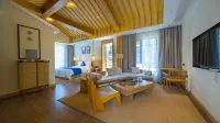 Dushan Laran Rustic luxury Holiday Homestay - balcony