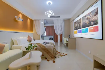 Park Su Fengyi Audio and Video Hotel (Zhengzhou North Ring Aquarium) Отели рядом с достопримечательностью «Henan College Computer Numerical Control， Kinmen and Matsu Branch»