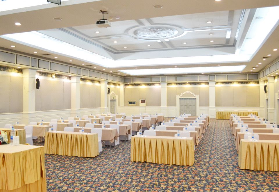 5. 더 임페리얼 호..