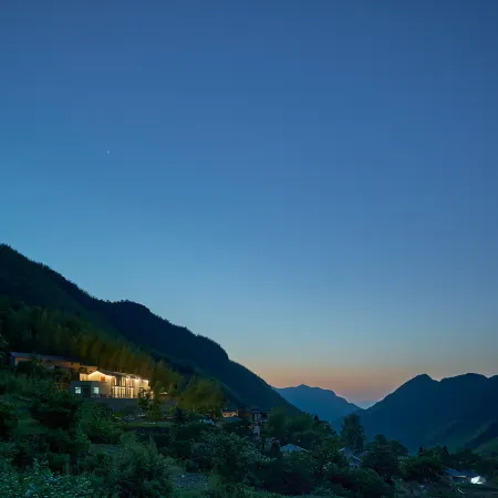 Quzhou Rixi Mountain Middle Homestay