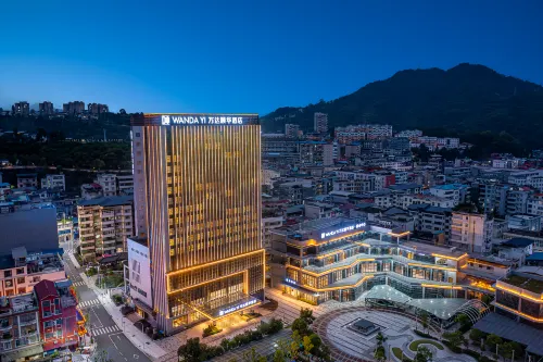 Wanda Yi，Jianshi Hotels in Jianshi