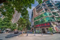 Fengdu Riverside Holiday Inn