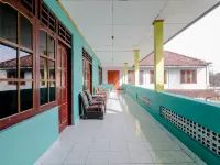 Losmen Parikesit Hotels in Kretek
