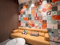 Xinghu Meichen Hotel(Fourth Middle School Branch,Meiyuan Road) Hotels near Meilan