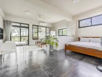 Dream Field Hotels near Qingjing Farm