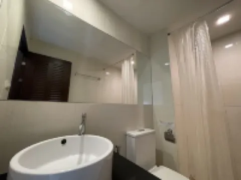 โรงแรม ดิ เอม สาทร โรงแรมใกล้สาทร พลัส ออน เดอะ พอนด์