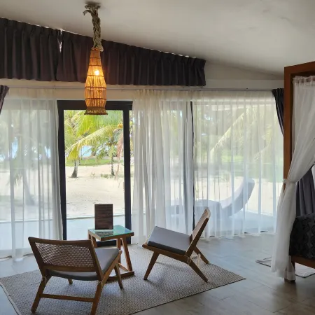 Eagle Bay Retreat (Sea View)