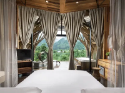 Ziyoujia · Tree house World Hotels in Xiuning